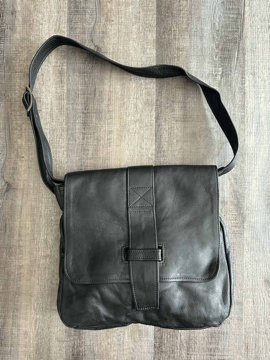 Puddle Dock Leather Handbags - Classic Black Genuine Leather Shoulder Bag, Vintage Timeless Hand Crafted in USA